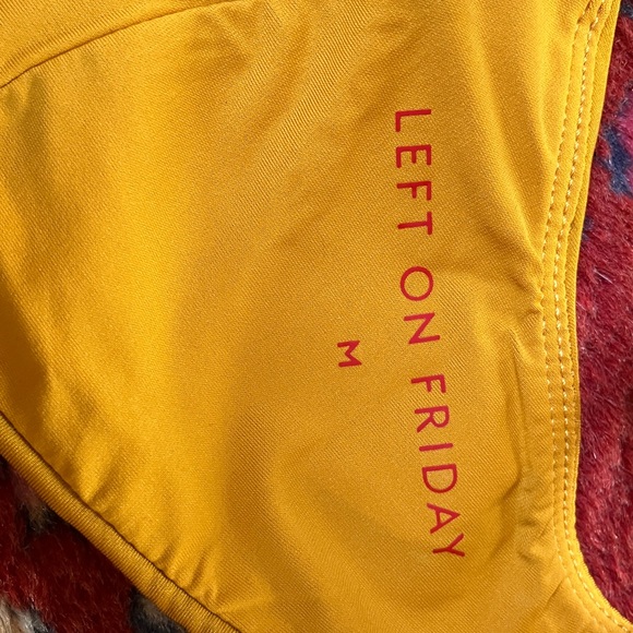 Left on Friday Sunday top 24 karat Gold - Picture 2 of 2